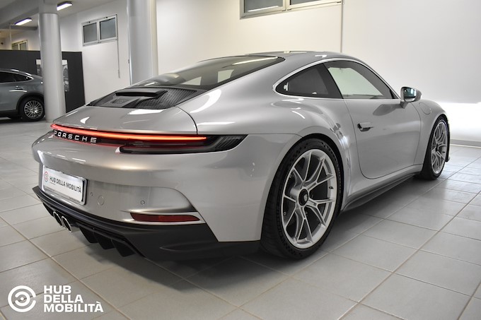PORSCHE 911 GT3 Touring